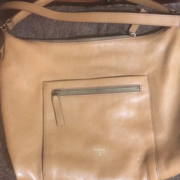 Large Tan Fossil Bag. Very good condition. Gently used. - Picture 3 of 6